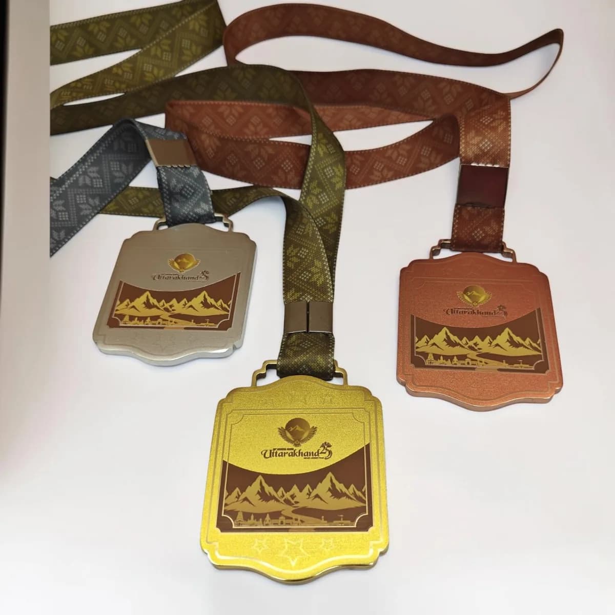 Majestic Finisher Medal — product photo