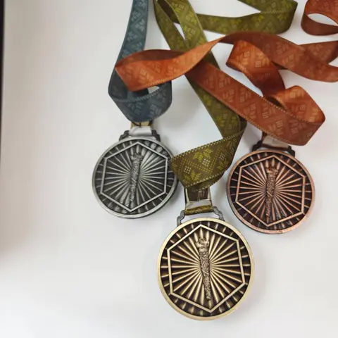 Pinnacle Medal Set