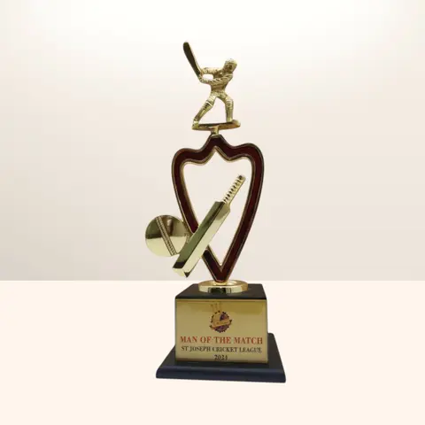 Aurora Legacy Trophy
