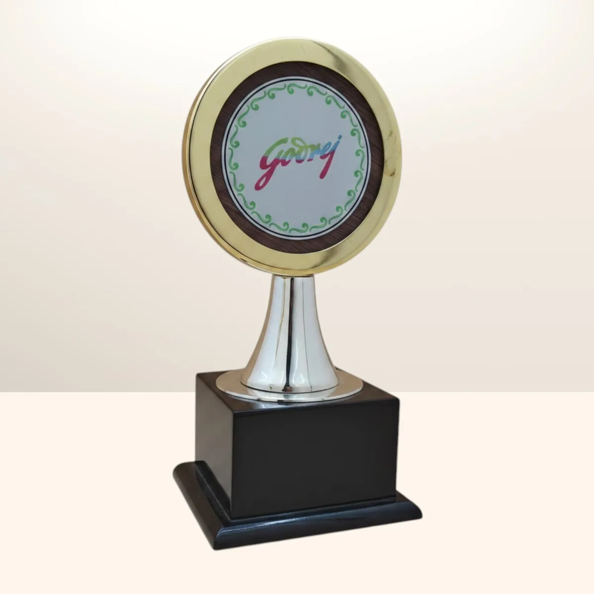 Radiant Laurel Trophy — product photo